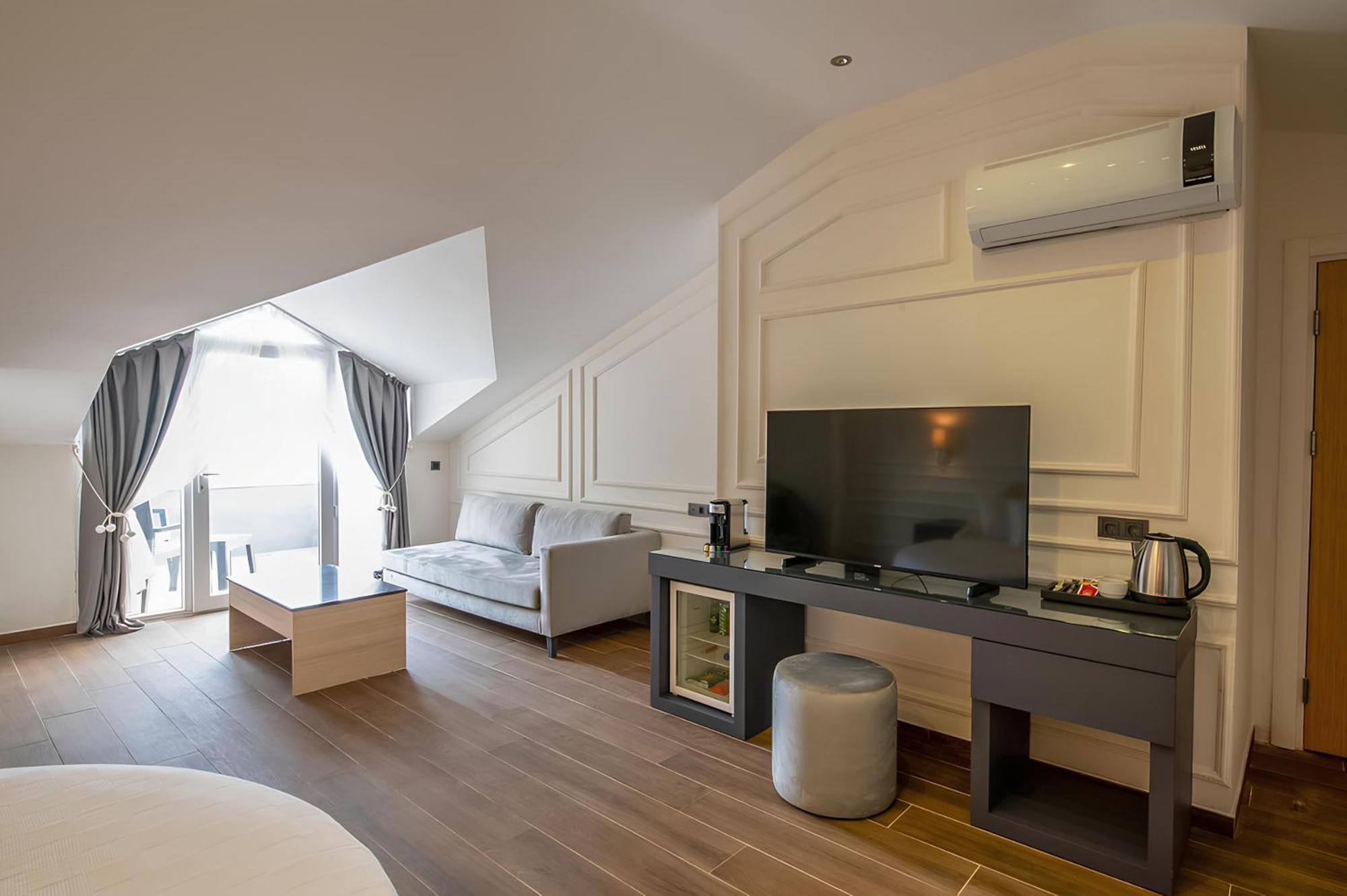 Hotel Ramada By Wyndham Fethiye Oludeniz Adult Only Esterno foto