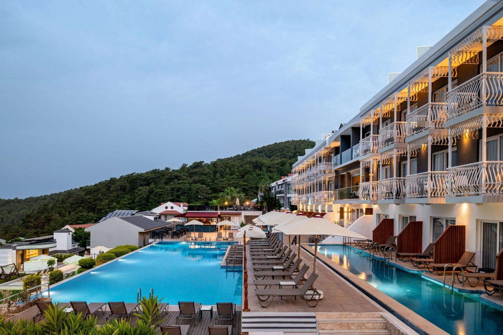 Hotel Ramada By Wyndham Fethiye Oludeniz Adult Only Esterno foto